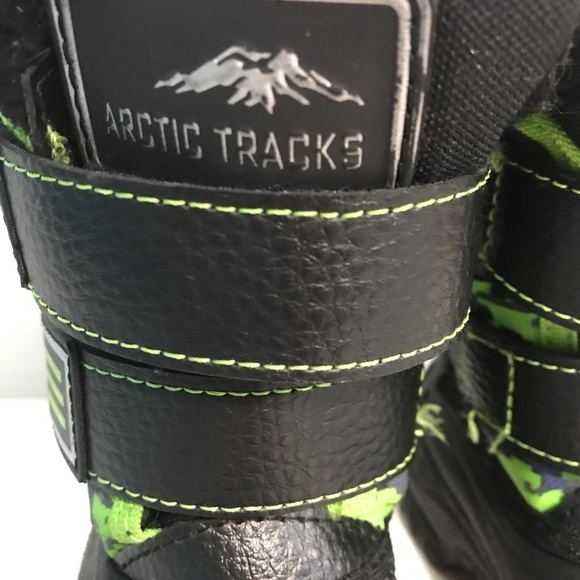 Boys Youth Size 3 Arctic Tracks Hawks Boots Light-Up In Back Waterproof - Picture 4 of 13